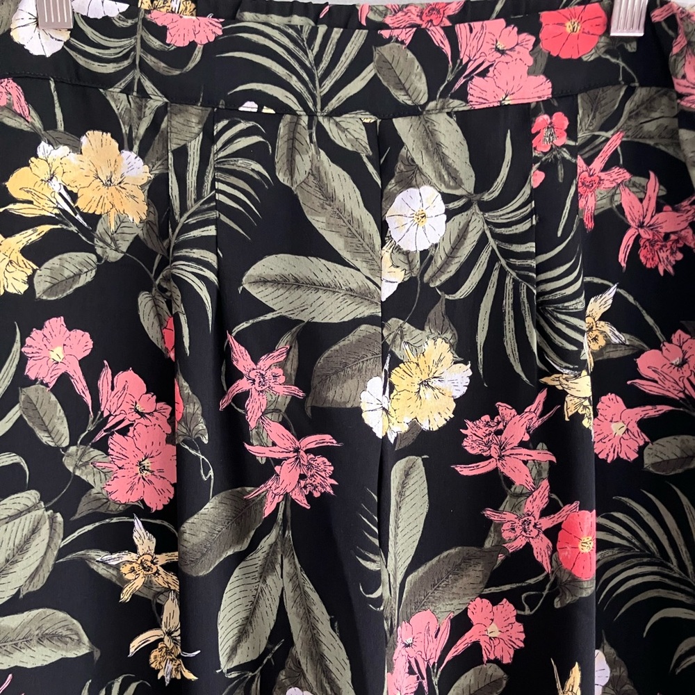 LIZ CLAIBORNE Wide Leg High Waisted Floral Cropped Pants Size 6  (like a 10-12) - Picture 3 of 12